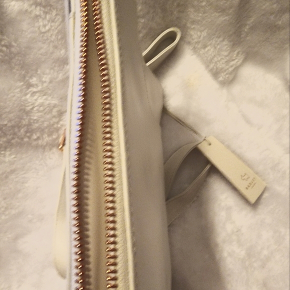 White Leather "Pockets Purse" with Rose gold color hardware by Radley London - Picture 7 of 10